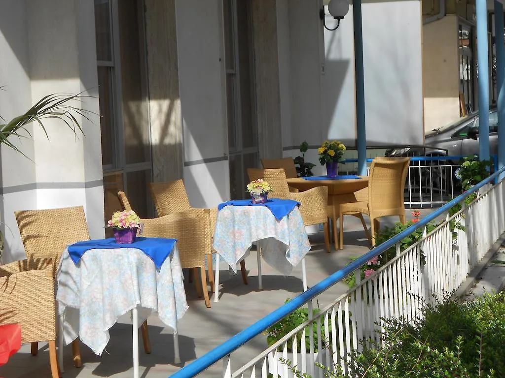 Hotel Villa Dei Platani Μπελάρια-Ιτζέα Μαρίνα