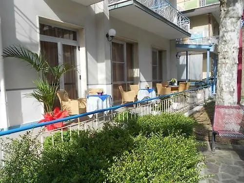 Hotel Villa Dei Platani Bellaria-Igea Marina 2*,